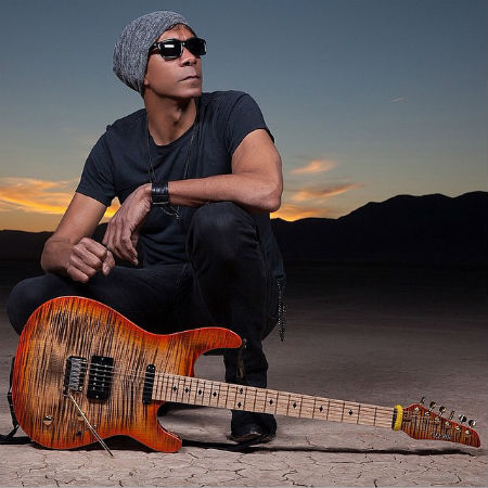 greg howe carvin signature